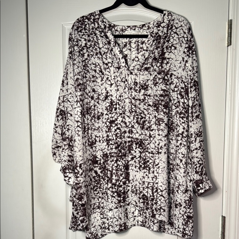 Violet + Claire Stylish Women's Black and White Top Size 3X